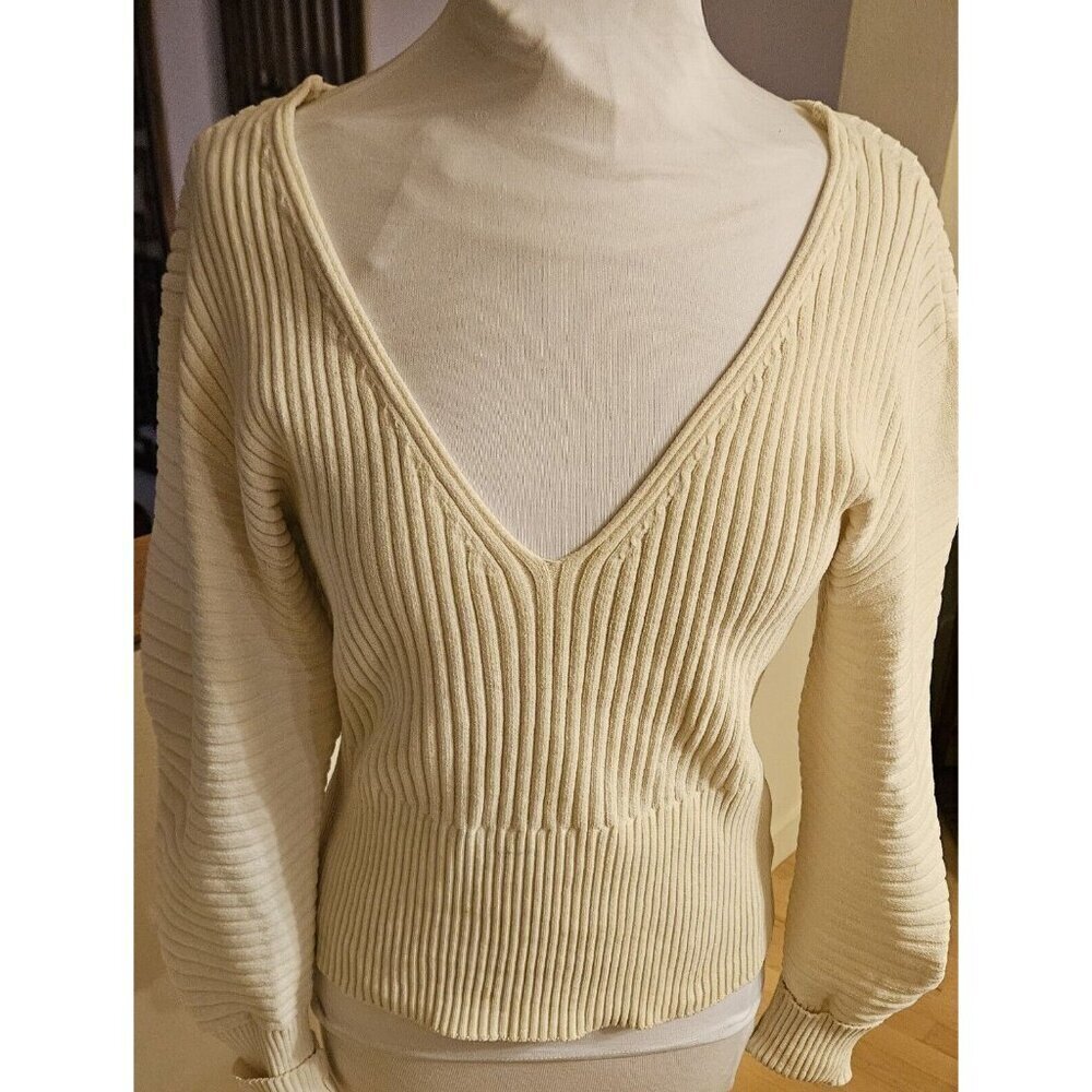 Express Ivory Balloon Sleeve V Neck Pull Over Knit Sweater Sz M Flattering Fit